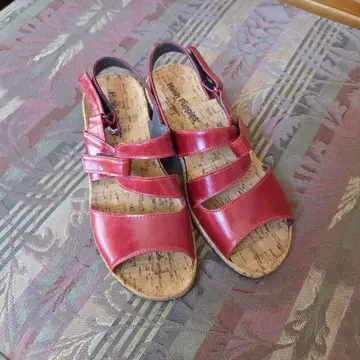 Hush Puppies 레드 컴포트 샌들