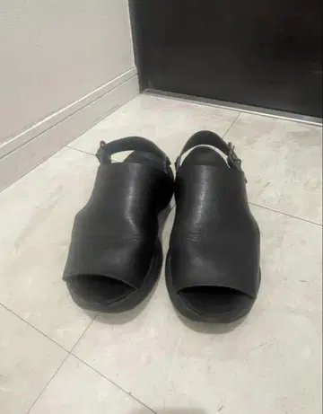 래드 뮤지션 가죽 샌들 42