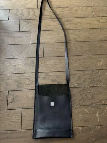 GUIDI 구이디 가죽 사코슈