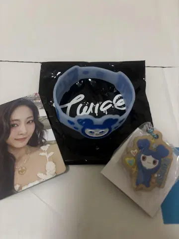 TWICE 쯔위 러버 밴드 트레이딩 카드 비스킷 참