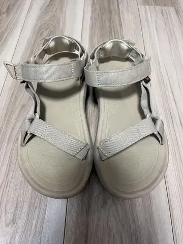 Teva 허리케인 XLT2 앰프 밑창 베이지