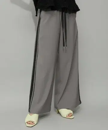 ADAM ET ROPE' 24SS 사이드 라인 팬츠 그레이 38