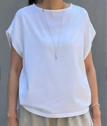 말 턱 Tee (화이트)