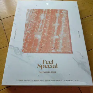 TWICE Feel Special 모노그래프 트레이딩 카드 포함