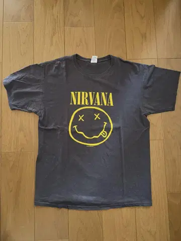 레어 NIRVANA SMILE 티셔츠 00s 닐바나 그레이