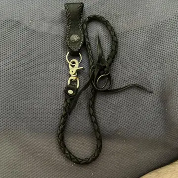 비자르 블랙 가죽 뜨개질 지갑 체인