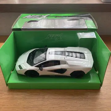 1:24 람보르기니 쿠안타치 LPI 800-4