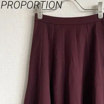 PROPORTION 무릎 기장 스커트 플레어 안감 부착 심플한 예쁜
