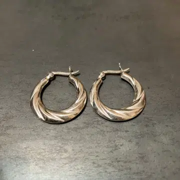 SILVER925 TWIST HOOP EARRINGS/실버/귀걸이
