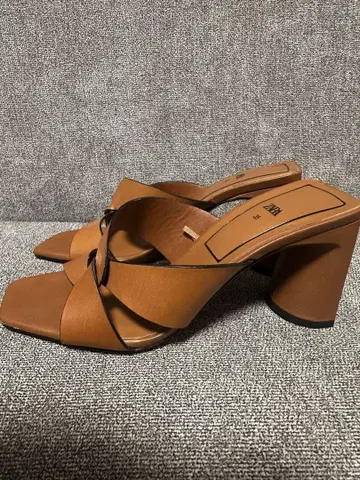 자라 가죽 블록 힐 샌들 35 브라운