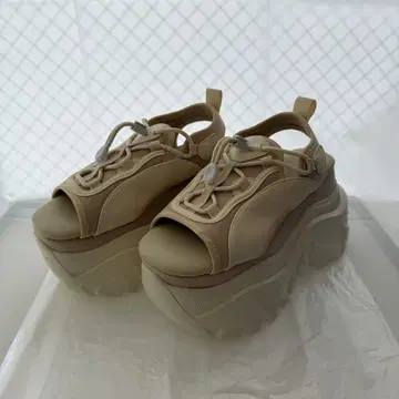 SLY CHUNKY TECH SNEAKER 샌들