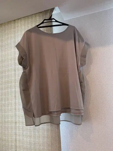 새상품급 잉게홀그 컷 소매 믹스 블라우스