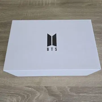 BTS MERCH BOX #19 미개봉 새상품, 누락 없음
