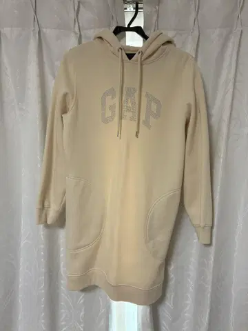 GAP 후드 부착 베이지 롱 후드티, 반짝이는 로고
