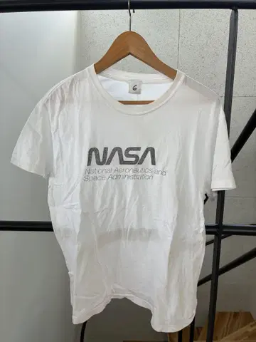 roku 로쿠 NASA 화이트 티셔츠 SM 사이즈 정도