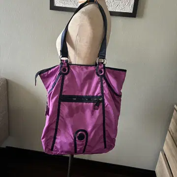 KipLing 보라색 숄더백 외부 포켓 부착