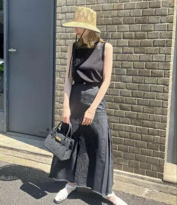 Audrey and John Wad 사이드 플리츠 데님 롱 스커트