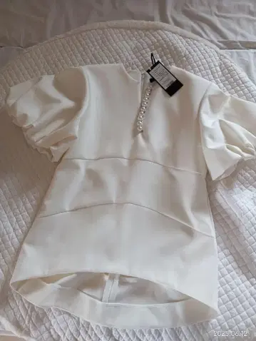 요코짱 펄 블라우스 벌룬 슬리브 화이트