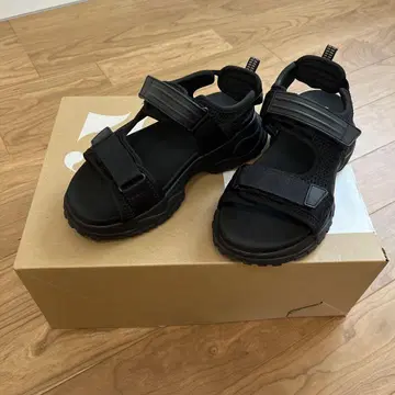 자라 블랙 스포츠 샌들 벨크로