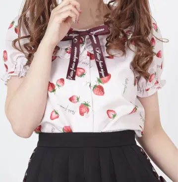 앙크루즈 FancyStrawberry 퍼프 블라우스, 스커트