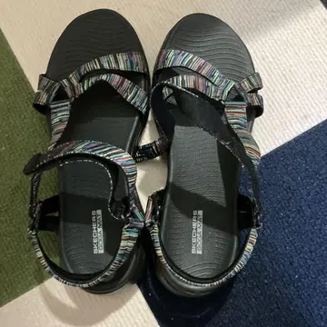 스케쳐스 샌들