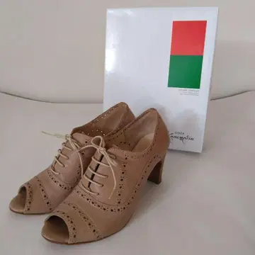 긴자 카네마츠 베이지 가죽 오픈토 신발