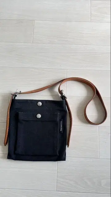 마리메꼬 marimekko 캔버스 숄더백 블랙