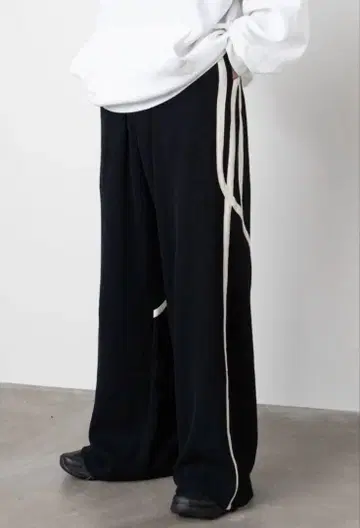 앤더 와플 트랙 배기 블랙리치 화이트