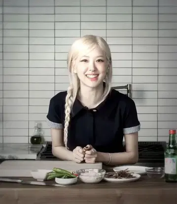 네이비 폴로 셔츠 리브 디테일