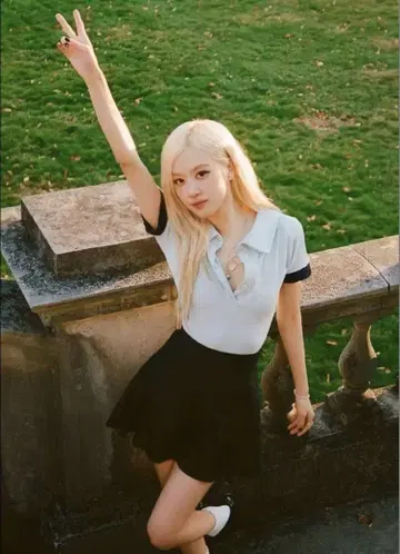 Lucila Safdie 라이트 블루 숏 폴로 셔츠 반팔