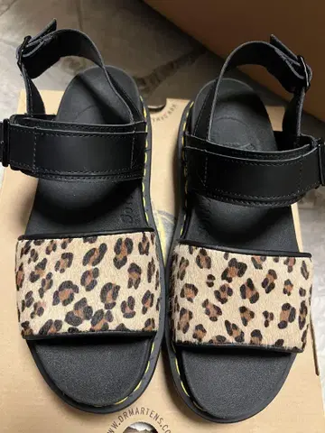Dr. Martens 샌들 EU39 VOSS 보스 레오파드