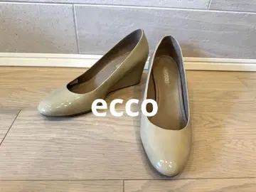 에코 베이지 에나멜 웨지 힐 39