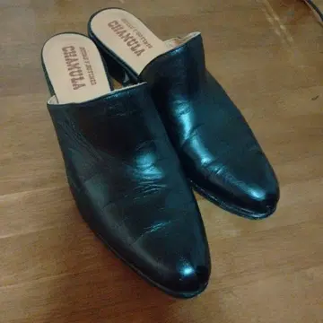 BOTAS BOTINES CHAMULA 블랙 크로그