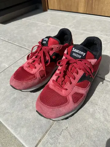 Saucony Shadow 레드/블랙 스니커즈