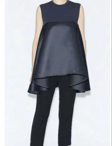 YOKO CHAN 네이비 슬리브리스
