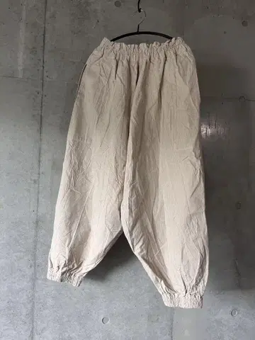젠 선생님의 일상복 베이지 루즈한 캐주얼 팬츠 S 사이즈