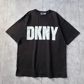 구제 의류 DKNY 반팔 티셔츠 색빠짐 페인트 프린트 갈라짐 L 블랙