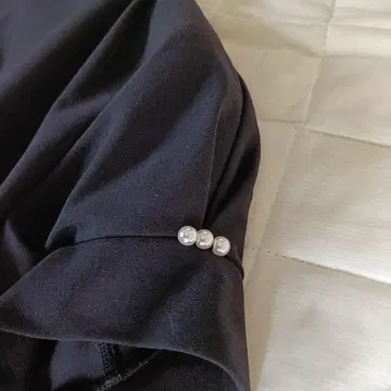 쿠미쿄쿠 소매 펄풍 비쥬 티셔츠 블랙