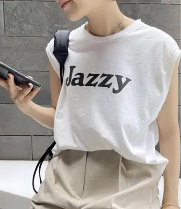 Jazzy 로고 슬리브리스 티셔츠