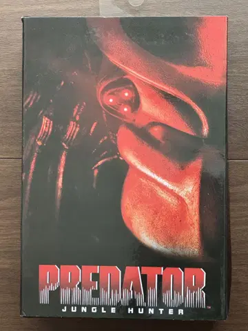NECA 프레데터 피규어