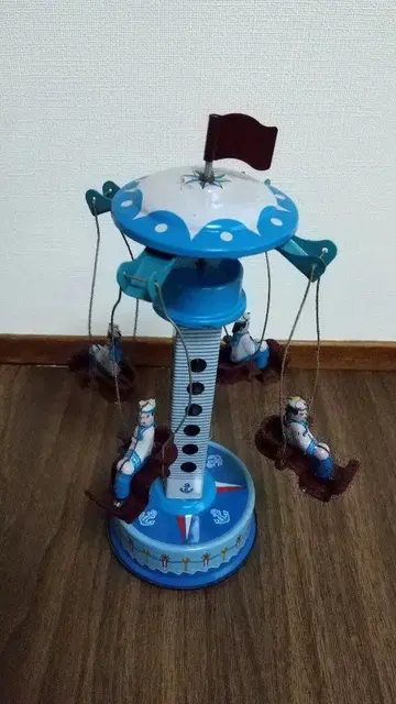양철 회전목마