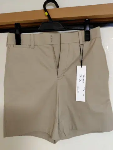 투모로우랜드 마카피 숏팬츠 34 사이즈