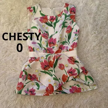 새상품급 CHESTY 페플럼 탑 슬리브리스 꽃무늬 사이즈 0