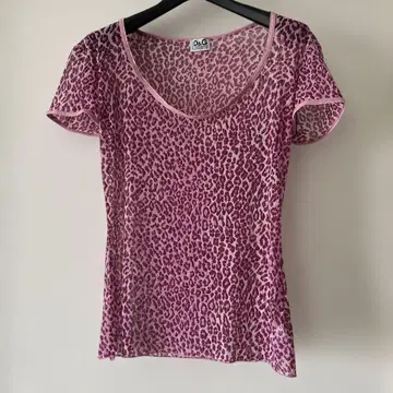 새상품급 D&G 핑크 레오파드 무늬 티셔츠 귀여운