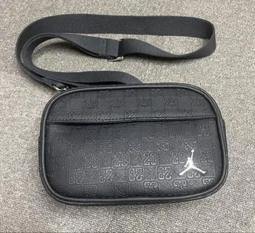 JORDAN 조던 블랙 숄더백 카메라 백 새상품급
