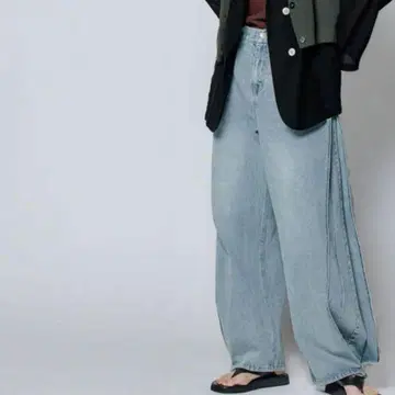 YENN SIDE PLEATED DENIM 사이드 플리츠 사이즈 38