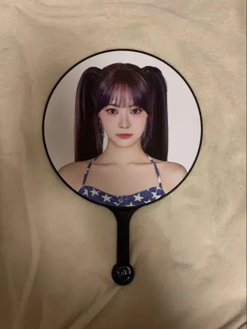 LESSERAFIM FEARNADA 홍은체 부채