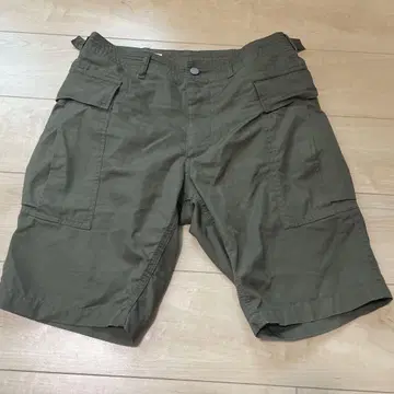 사사프라스 카키 숏 팬츠 S 모델 이름 잊어버렸어요