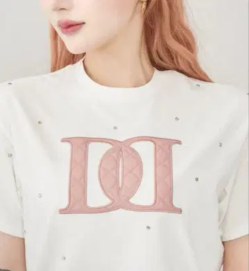 다리치 퀼팅 아플리케 비쥬 티셔츠 화이트 프리 사이즈