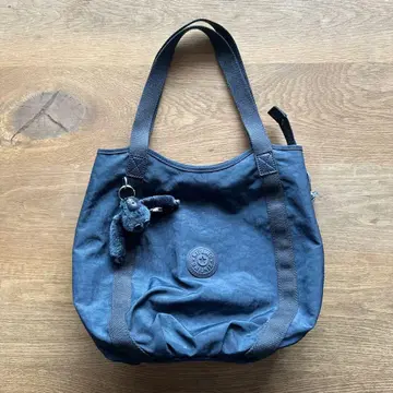 Kipling 다크 블루 숄더백 봉제 인형 참 포함